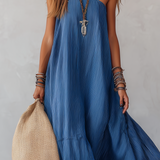 Robe longue fluide à rayures bleu royal et épaules dénudées