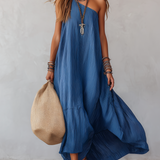 Robe longue fluide à rayures bleu royal et épaules dénudées